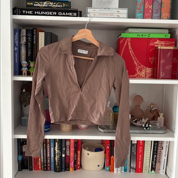 BNWOT babaton aritzia size S polo cropped contour top bundle x2 - Picture 3 of 6